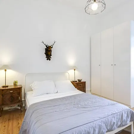 Apartment Modern And Stylish 2 Bedroom Lisbon
