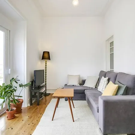 Apartment Modern And Stylish 2 Bedroom