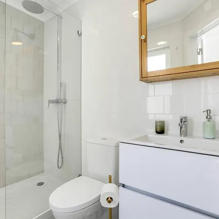Modern And Stylish 2 Bedroom