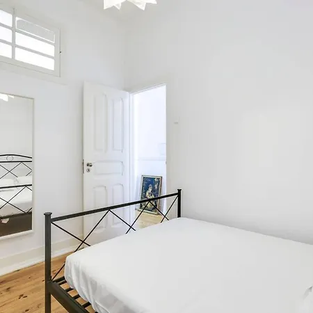 Apartment Modern And Stylish 2 Bedroom Lisbon