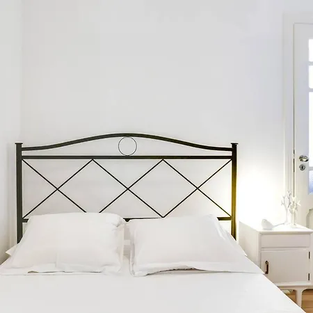Apartment Modern And Stylish 2 Bedroom *