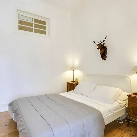 Apartment Modern And Stylish 2 Bedroom *
