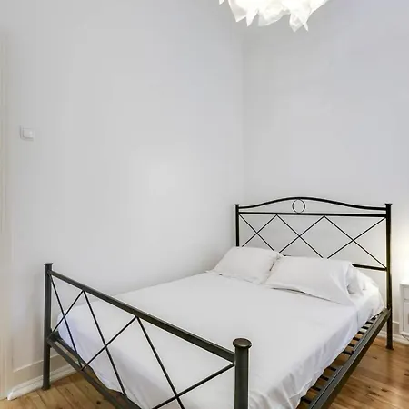 Modern And Stylish 2 Bedroom Apartment